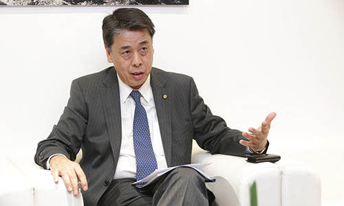 3. 日產(chǎn)汽車有限公司高級(jí)副總裁兼東風(fēng)汽車有限公司總裁 內(nèi)田誠先生（Mr. Makoto Uchida）（文章內(nèi)）.jpg