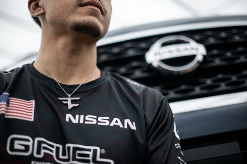 500日產(chǎn)汽車的品牌標(biāo)識將出現(xiàn)在FaZe Clan戰(zhàn)隊(duì)的比賽服上.jpg
